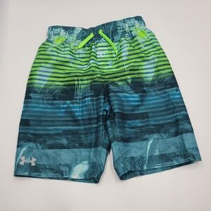 Under Armour boys' patterned swim trunks size M